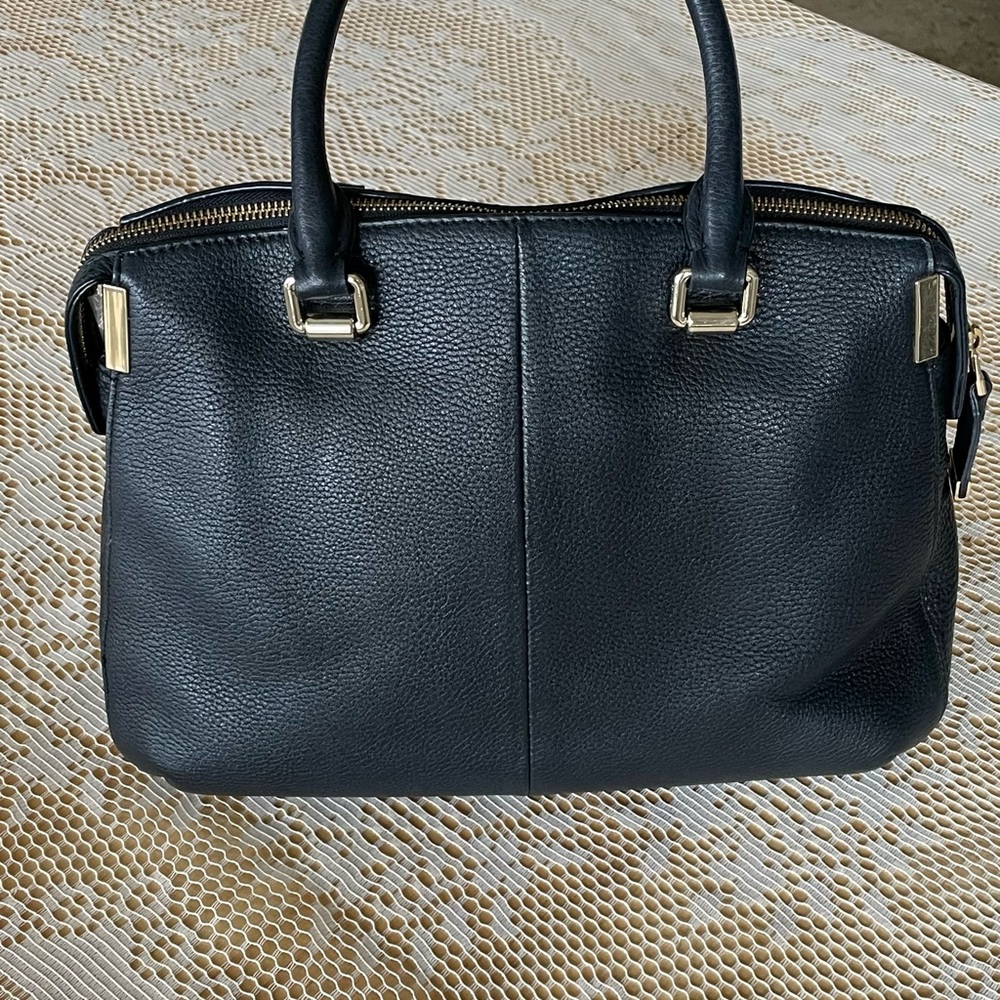 Calvin Klein - Picture 2 of 5